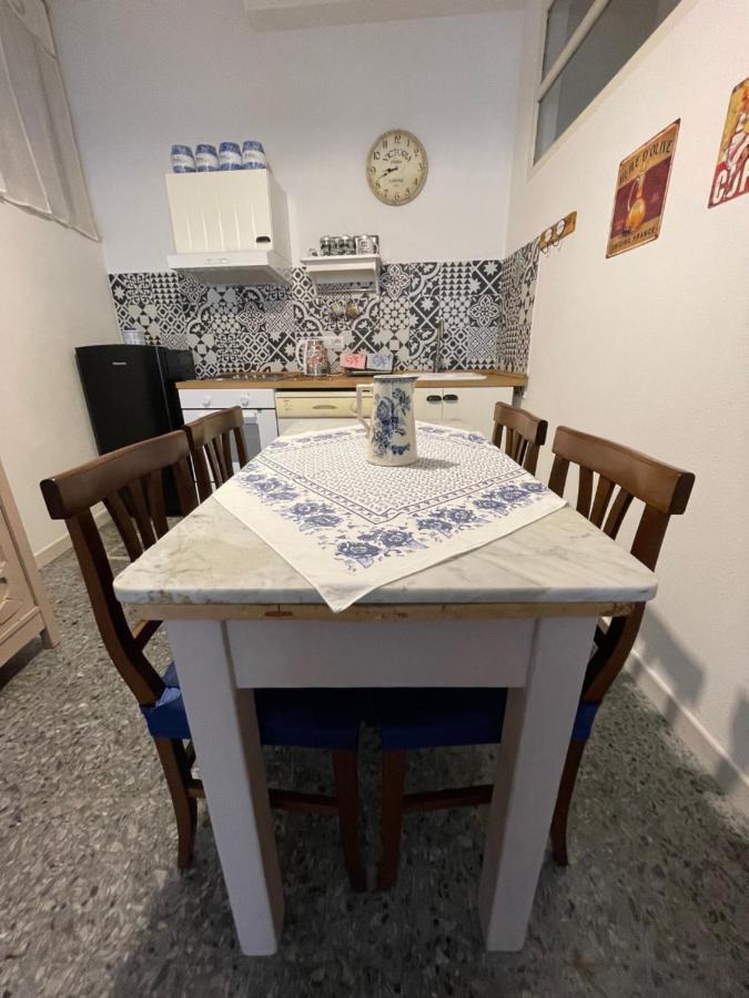 Back To The Past Apartment Olbia Ngoại thất bức ảnh