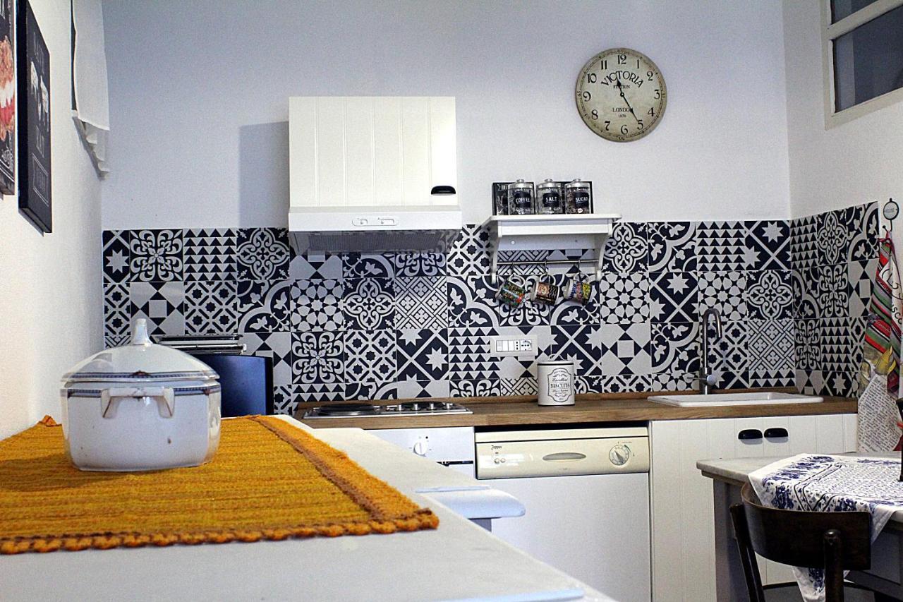 Back To The Past Apartment Olbia Ngoại thất bức ảnh