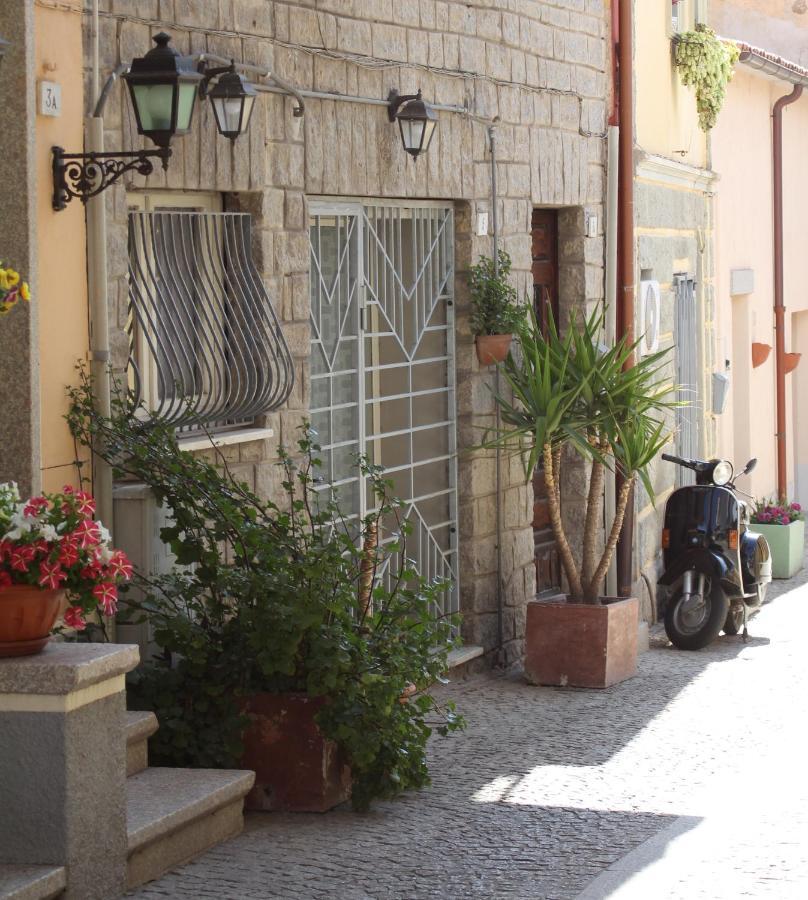 Back To The Past Apartment Olbia Ngoại thất bức ảnh